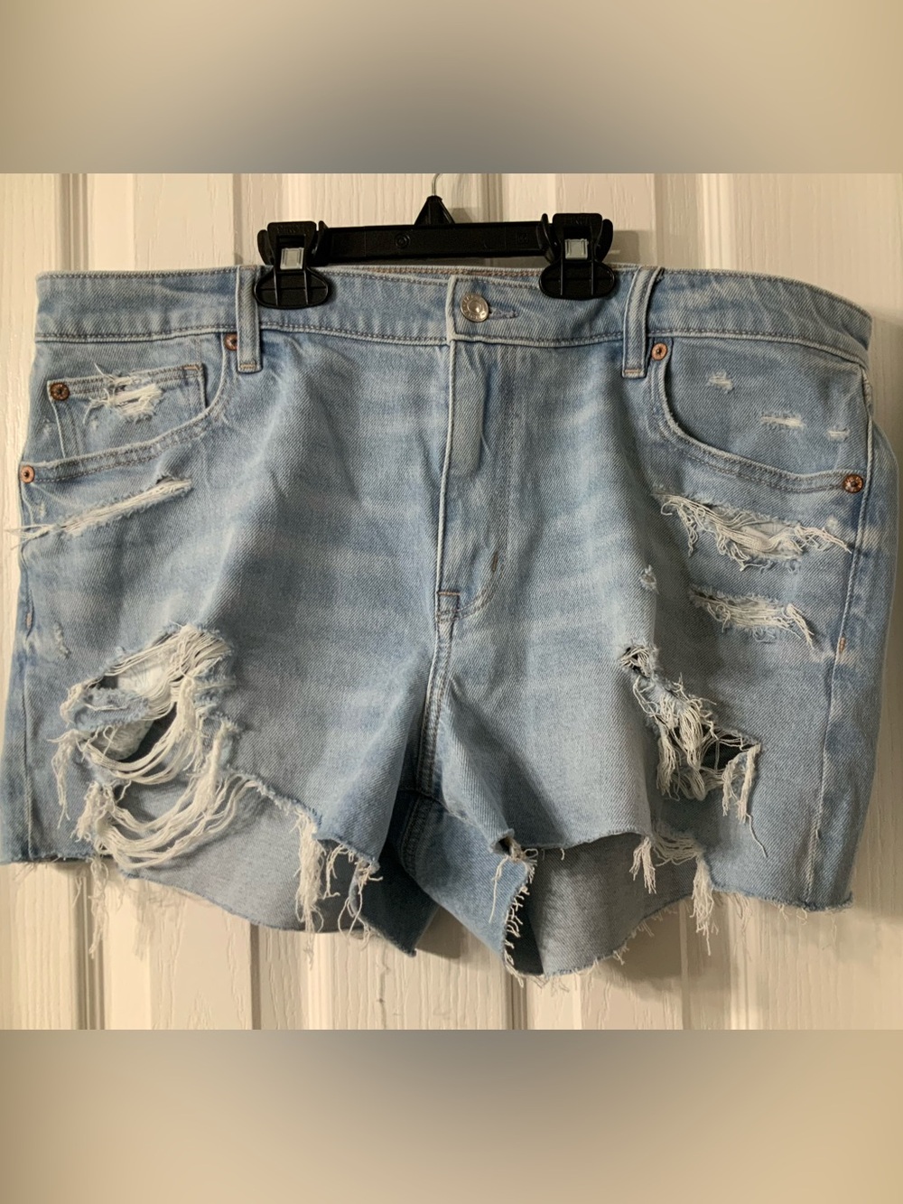 American Eagle Outfitters Light Blue Distressed Denim Perfect Shortie